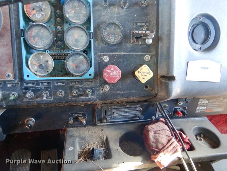 image for item DL3498 1994 International 9400  dump truck