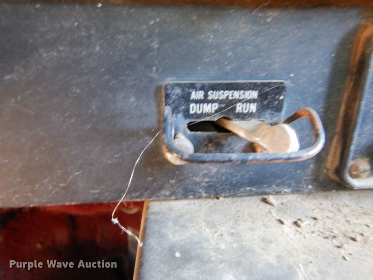 image for item DL3498 1994 International 9400  dump truck