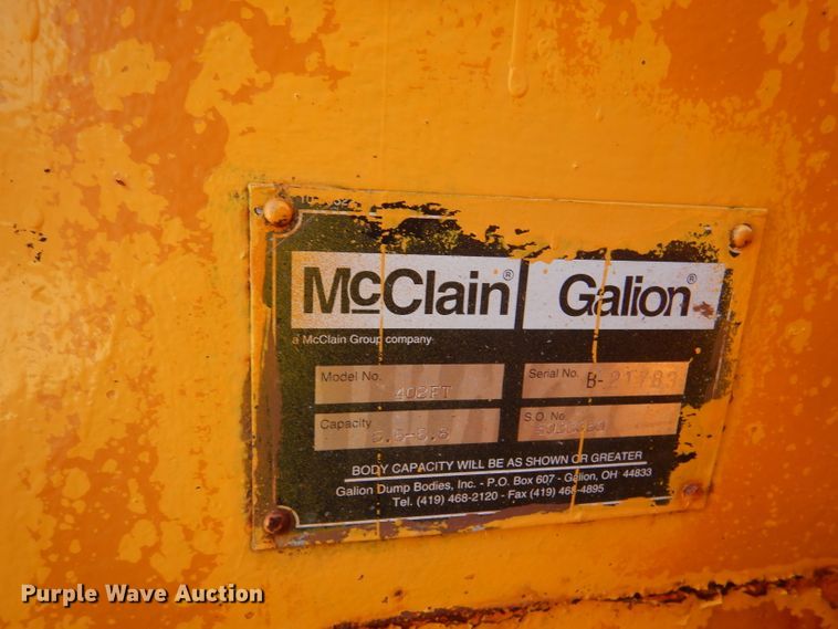 image for item DM1375 2002 International 4900  dump truck