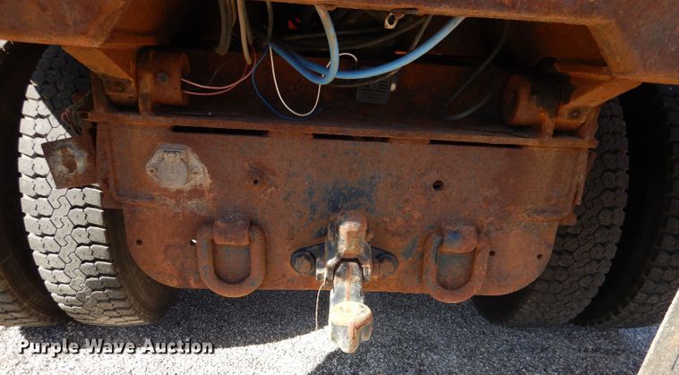 image for item DM1375 2002 International 4900  dump truck