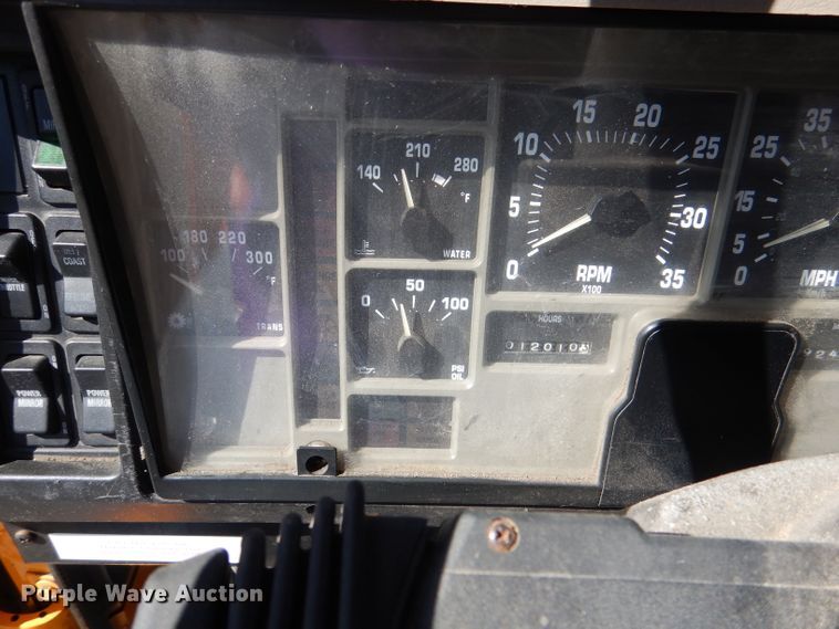 image for item DM1375 2002 International 4900  dump truck