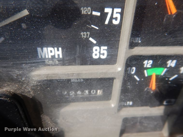 image for item DM1375 2002 International 4900  dump truck