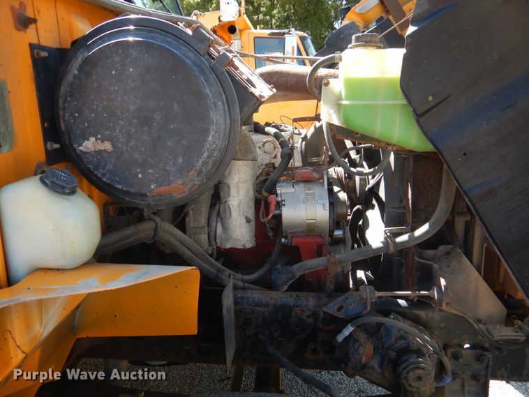 image for item DM1375 2002 International 4900  dump truck