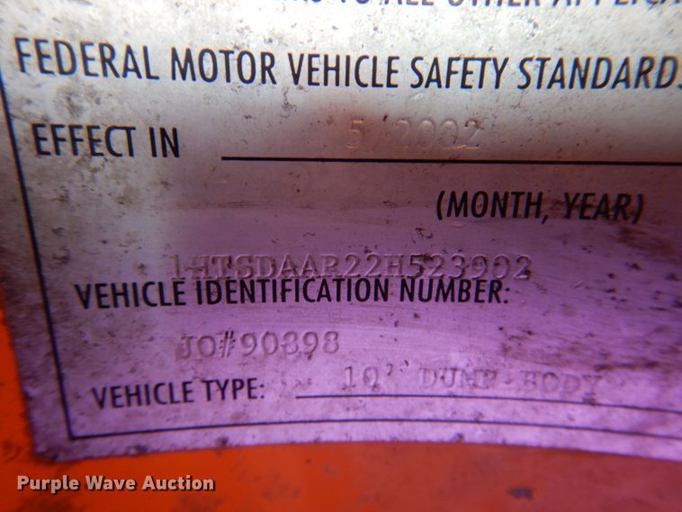 image for item DM1375 2002 International 4900  dump truck