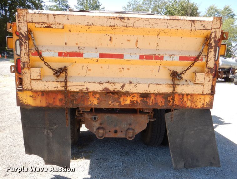 image for item DM1377 2005 International WorkStar 7400  Crew Cab dump truck