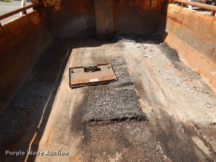 image for item DM1377 2005 International WorkStar 7400  Crew Cab dump truck