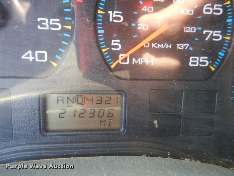 image for item DM1377 2005 International WorkStar 7400  Crew Cab dump truck