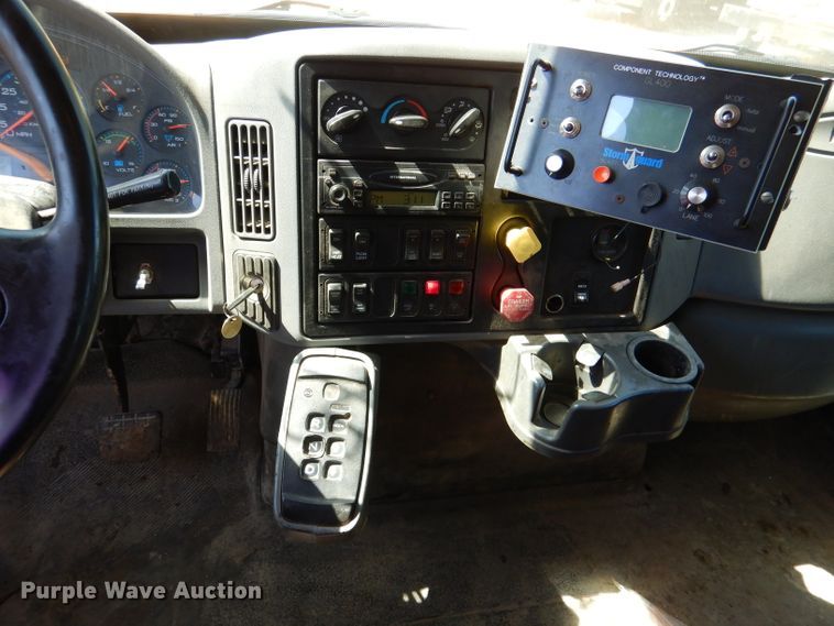 image for item DM1377 2005 International WorkStar 7400  Crew Cab dump truck