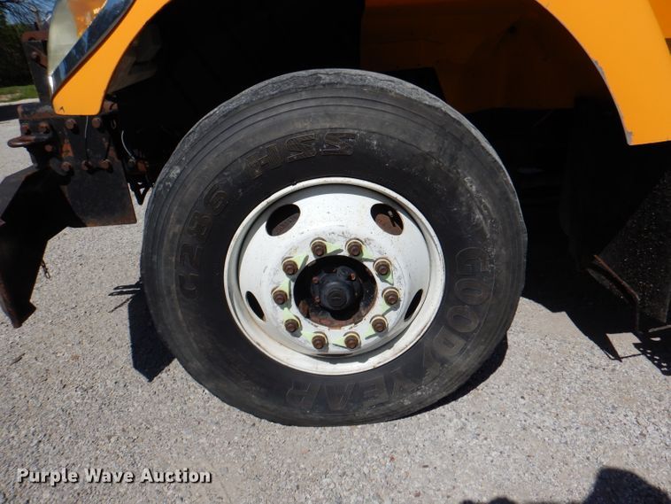 image for item DM1377 2005 International WorkStar 7400  Crew Cab dump truck