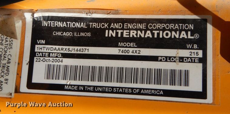 image for item DM1377 2005 International WorkStar 7400  Crew Cab dump truck