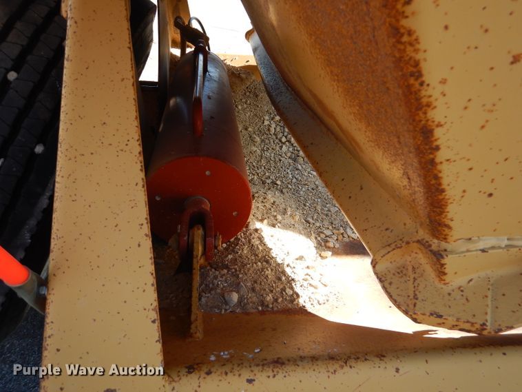 image for item DN5362 1995 Load King 2060-40-2  bottom dump trailer