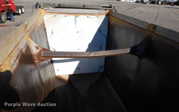 image for item DN5362 1995 Load King 2060-40-2  bottom dump trailer