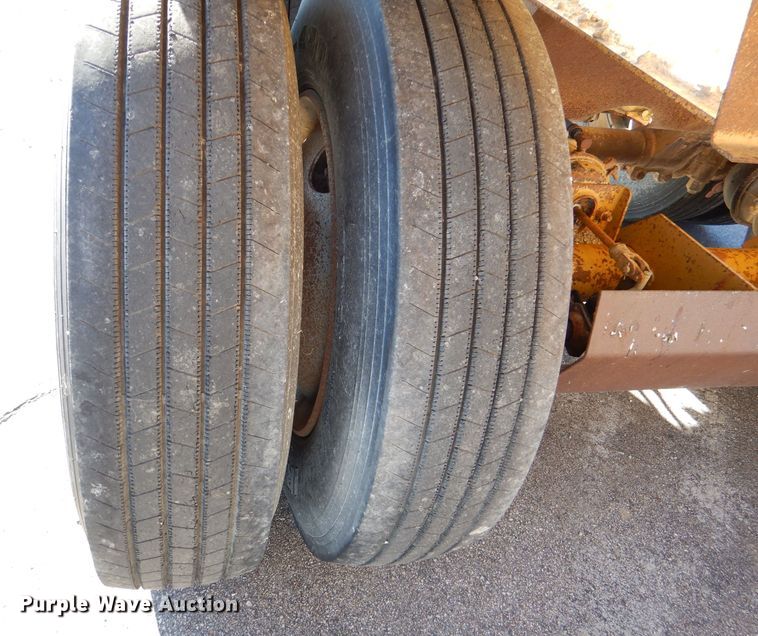 image for item DN5362 1995 Load King 2060-40-2  bottom dump trailer