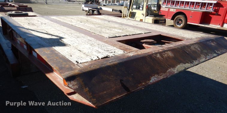 image for item DN5363 2009 Trail King TK110FG513  lowboy equipment trailer