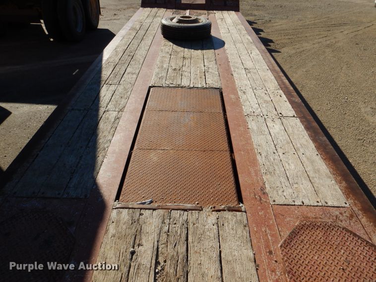 image for item DN5363 2009 Trail King TK110FG513  lowboy equipment trailer