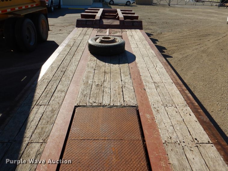 image for item DN5363 2009 Trail King TK110FG513  lowboy equipment trailer