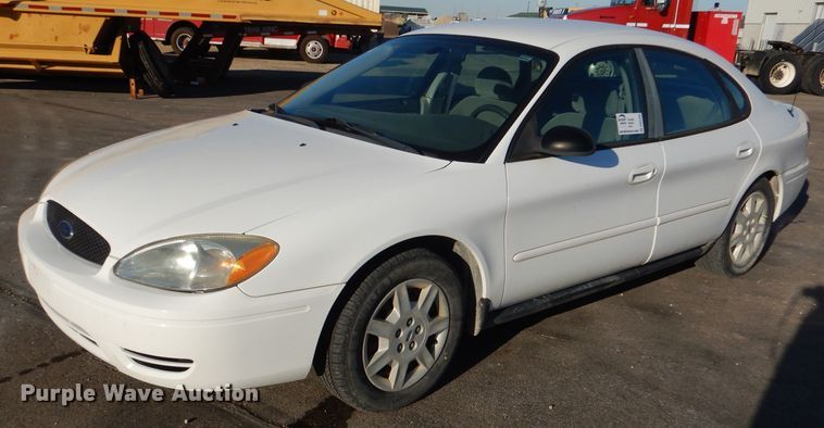 image for item DN5365 2005 Ford Taurus SE