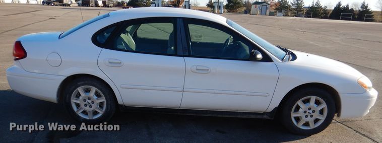 image for item DN5365 2005 Ford Taurus SE