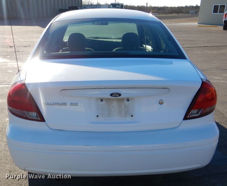 image for item DN5365 2005 Ford Taurus SE
