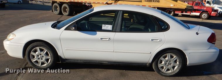 image for item DN5365 2005 Ford Taurus SE