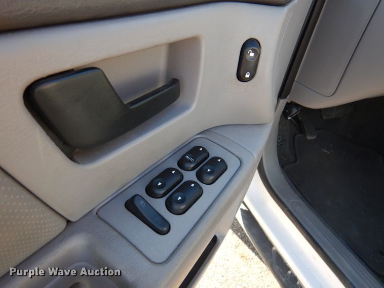 image for item DN5365 2005 Ford Taurus SE