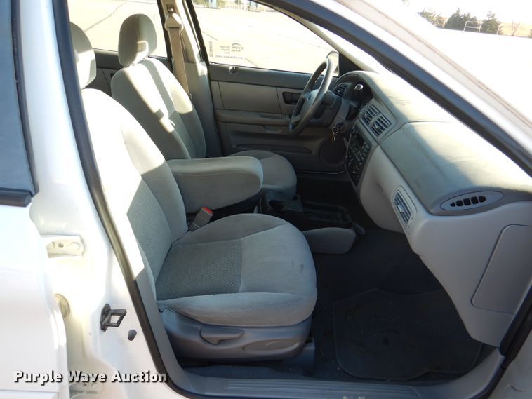 image for item DN5365 2005 Ford Taurus SE