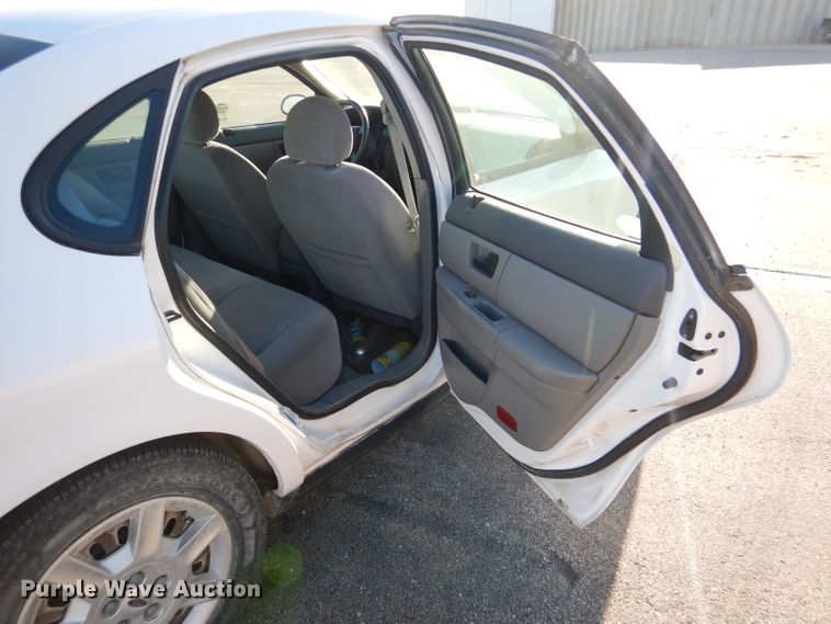 image for item DN5365 2005 Ford Taurus SE