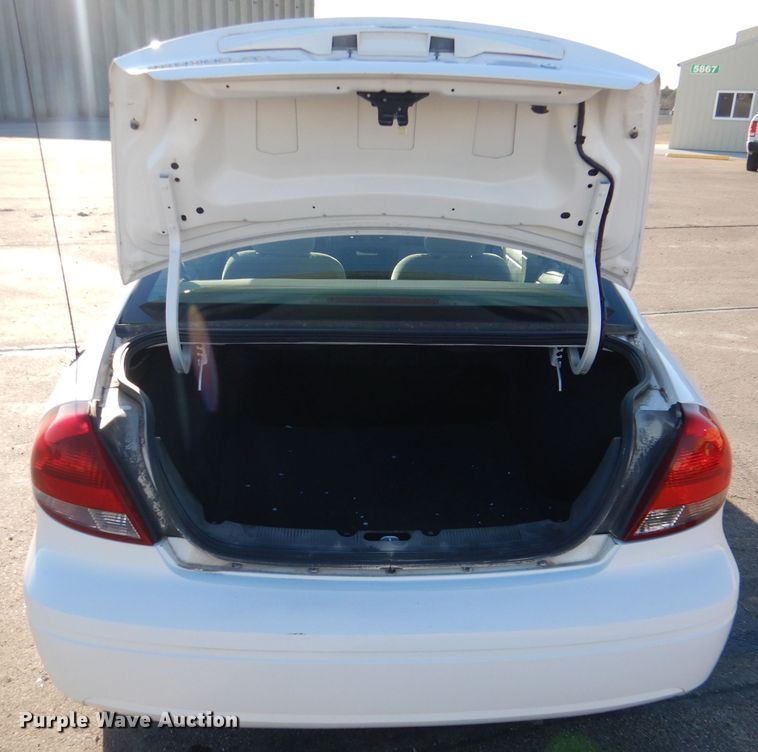 image for item DN5365 2005 Ford Taurus SE