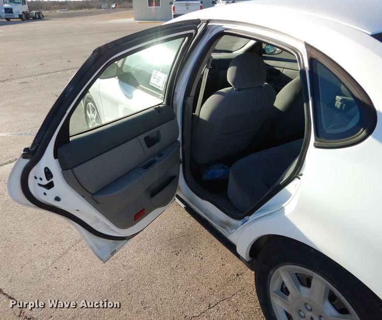 image for item DN5365 2005 Ford Taurus SE