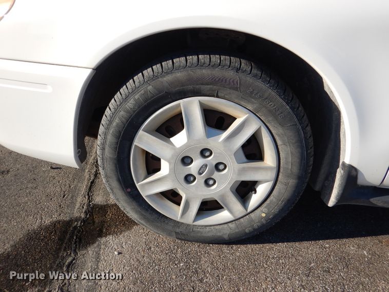 image for item DN5365 2005 Ford Taurus SE