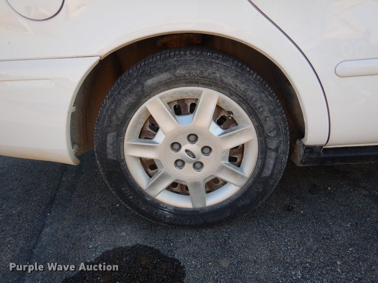 image for item DN5365 2005 Ford Taurus SE