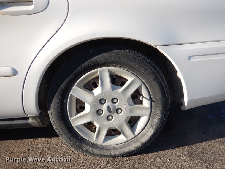 image for item DN5365 2005 Ford Taurus SE