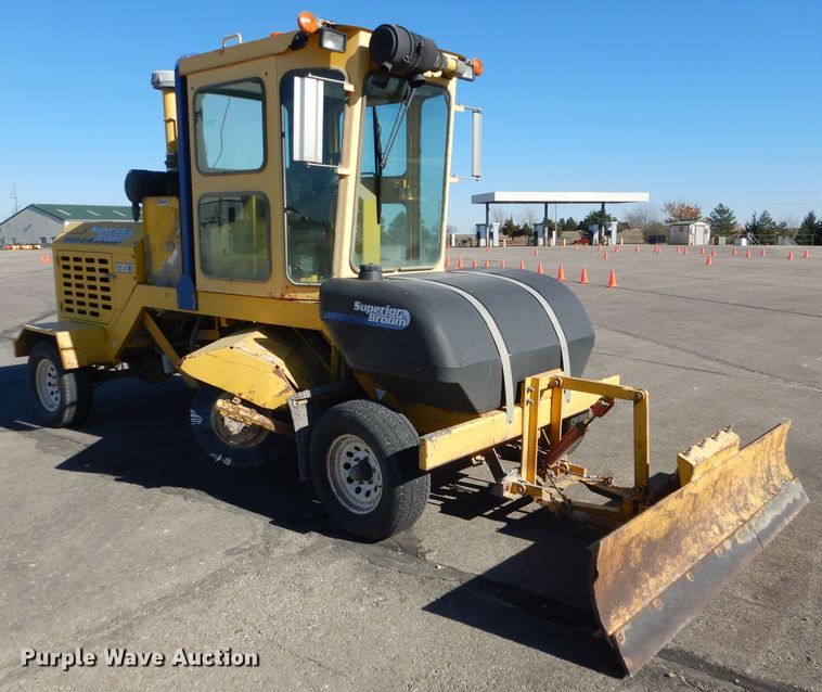 image for item DN5370 2008 Superior DT80C  broom