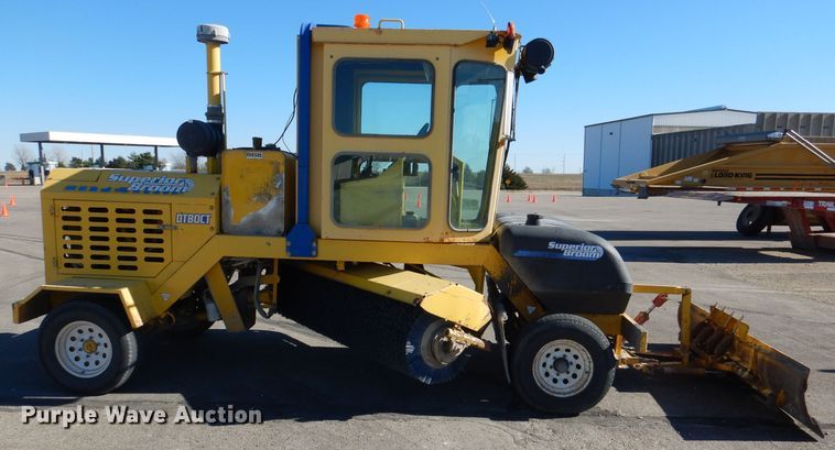 image for item DN5370 2008 Superior DT80C  broom