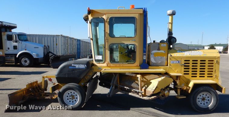 image for item DN5370 2008 Superior DT80C  broom