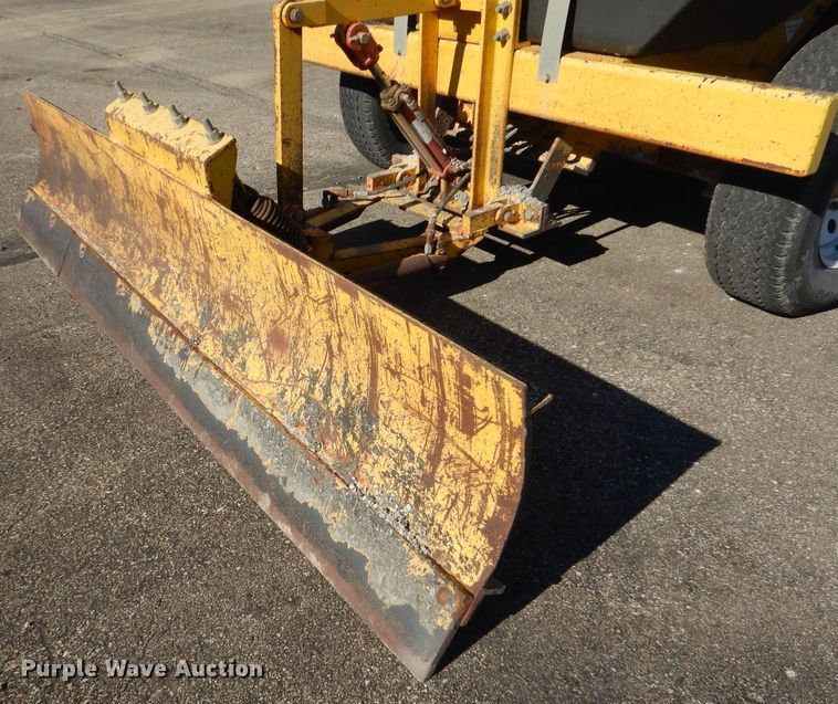 image for item DN5370 2008 Superior DT80C  broom