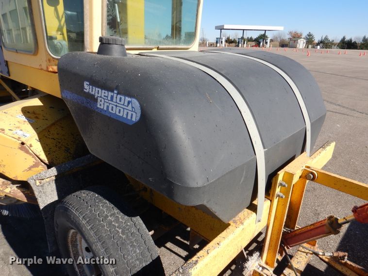 image for item DN5370 2008 Superior DT80C  broom