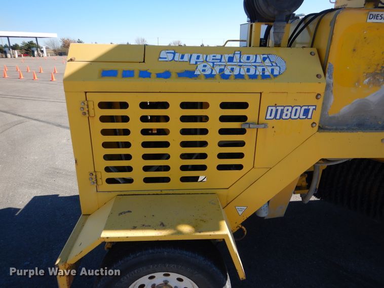 image for item DN5370 2008 Superior DT80C  broom