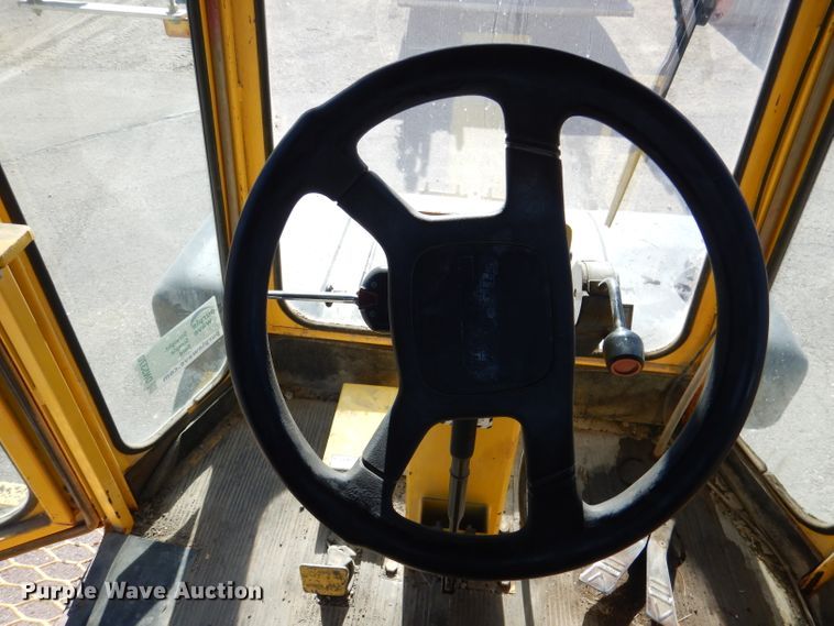 image for item DN5370 2008 Superior DT80C  broom