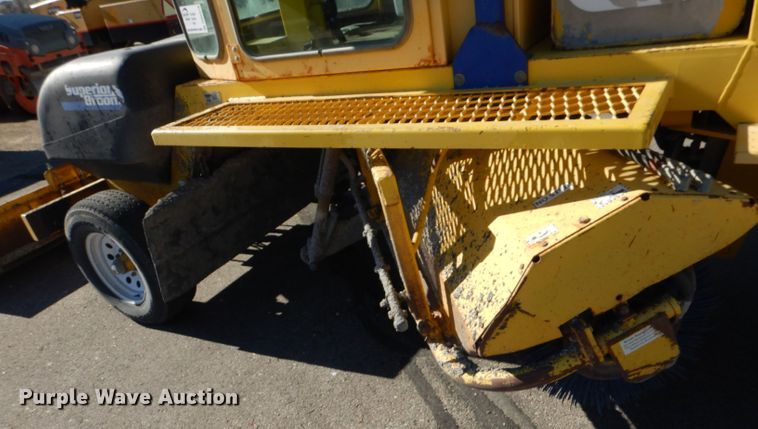 image for item DN5370 2008 Superior DT80C  broom