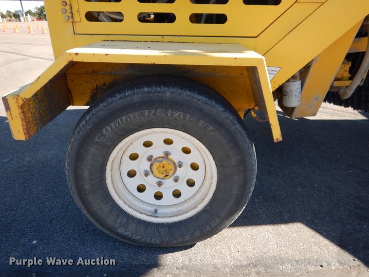 image for item DN5370 2008 Superior DT80C  broom