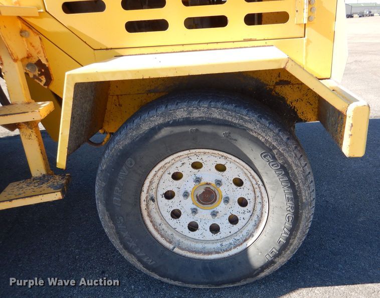 image for item DN5370 2008 Superior DT80C  broom