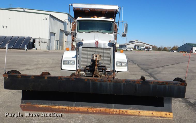 image for item DN5371 2010 Kenworth T800  dump truck