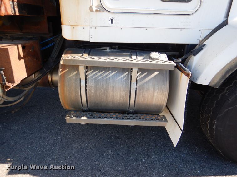 image for item DN5371 2010 Kenworth T800  dump truck