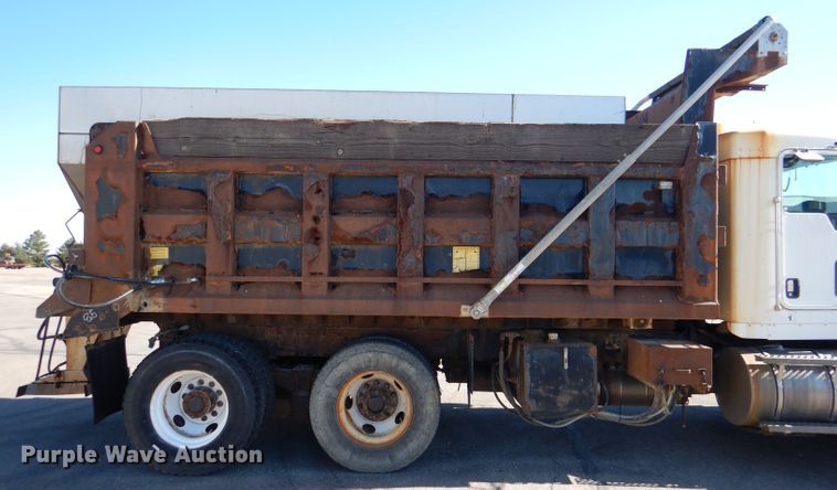 image for item DN5371 2010 Kenworth T800  dump truck