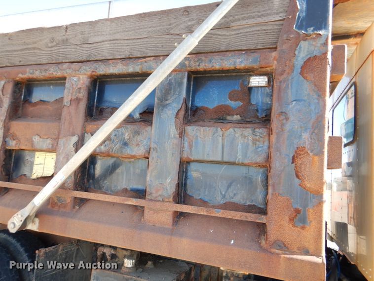 image for item DN5371 2010 Kenworth T800  dump truck