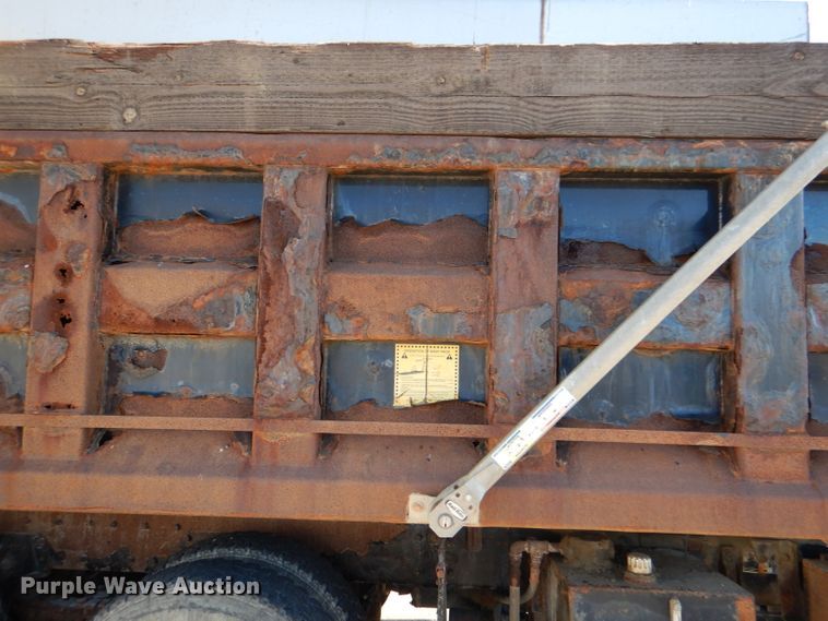 image for item DN5371 2010 Kenworth T800  dump truck