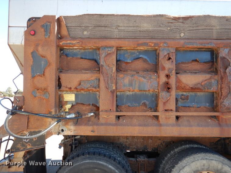 image for item DN5371 2010 Kenworth T800  dump truck