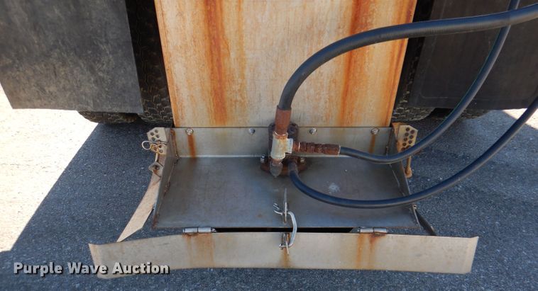 image for item DN5371 2010 Kenworth T800  dump truck