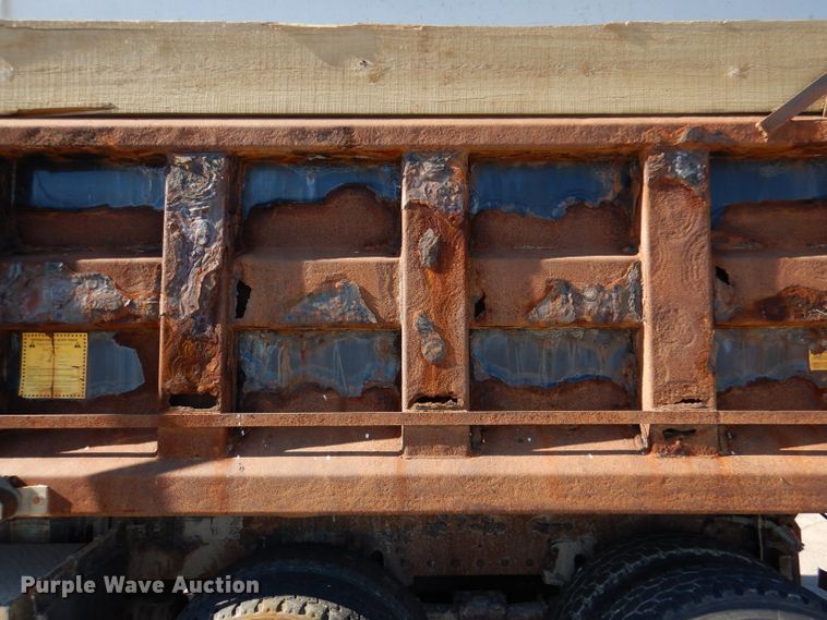 image for item DN5371 2010 Kenworth T800  dump truck